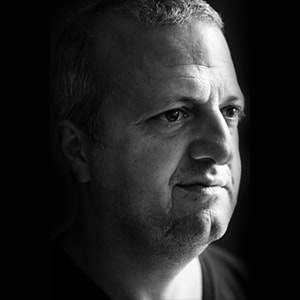 iconic live show and entertainment dragone